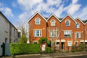 Pemberton Terrace, East Molesey- click for photo gallery